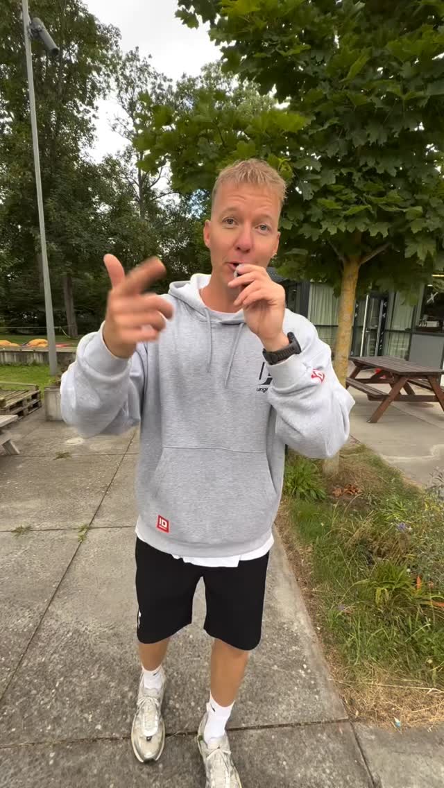 Sådan ser det ud, når man slår 2 fluer med ét smæk! ⚡️
Jacob viser, hvordan man reklamerer for CampWAUW til en Street Day 💪
“Det fede med Street Day, er at vi blander det sammen med ungdomsskolens aktiviteter og ture så de kan få sindssygt mange tilmeldinger i løbet af sådan en sæson her“ lyder det fra Jacob 👏
#Ungevent #CampWAUW #Streetday #bagom #behindthescenes #Ungdom #tryghed #Fællesskab