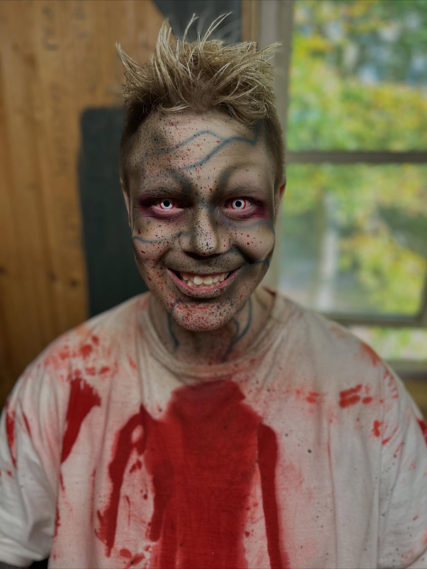 Det er halloween 🧟♂️ og jeg elsker og skabe monstre som kan opleves i #detforladtesommerland 👻 #halloween #halloweenmakeup @fynssommerland #fynssommerland
………………………………………………………………
Du kan booke mig til din begivenhed via Ansigtsmaleren.dk eller på
mail: info@Ansigtsmaleren.dk
Sammen kan vi give børn og barnlige sjæle en uforglemmelig oplevelse 🎨
https://ansigtsmaleren.dk/
https://booking.setmore.com/scheduleappointment/33cac204-1618-4088-8552-63066875d3f1?lang=Danish
#ansigtsmaleren #ansigtsmaler #sminke #makeup #makeupartist #facepaint #bodyart #kropsmaling #makeupfun #børneglæde #gladebørn #BookTilDinBegivenhed #bookEnAnsigtsmaler #BookAnsigtsmaler #ansigtsmalinghitter #ansigtsmalerhit
#specialfxmakeup #specialfx #specialfxartist #specialeffects #sfxmakeup #sfx #sfxmakeupartist #airbrush #onlyairbrush #proaiirhybrid