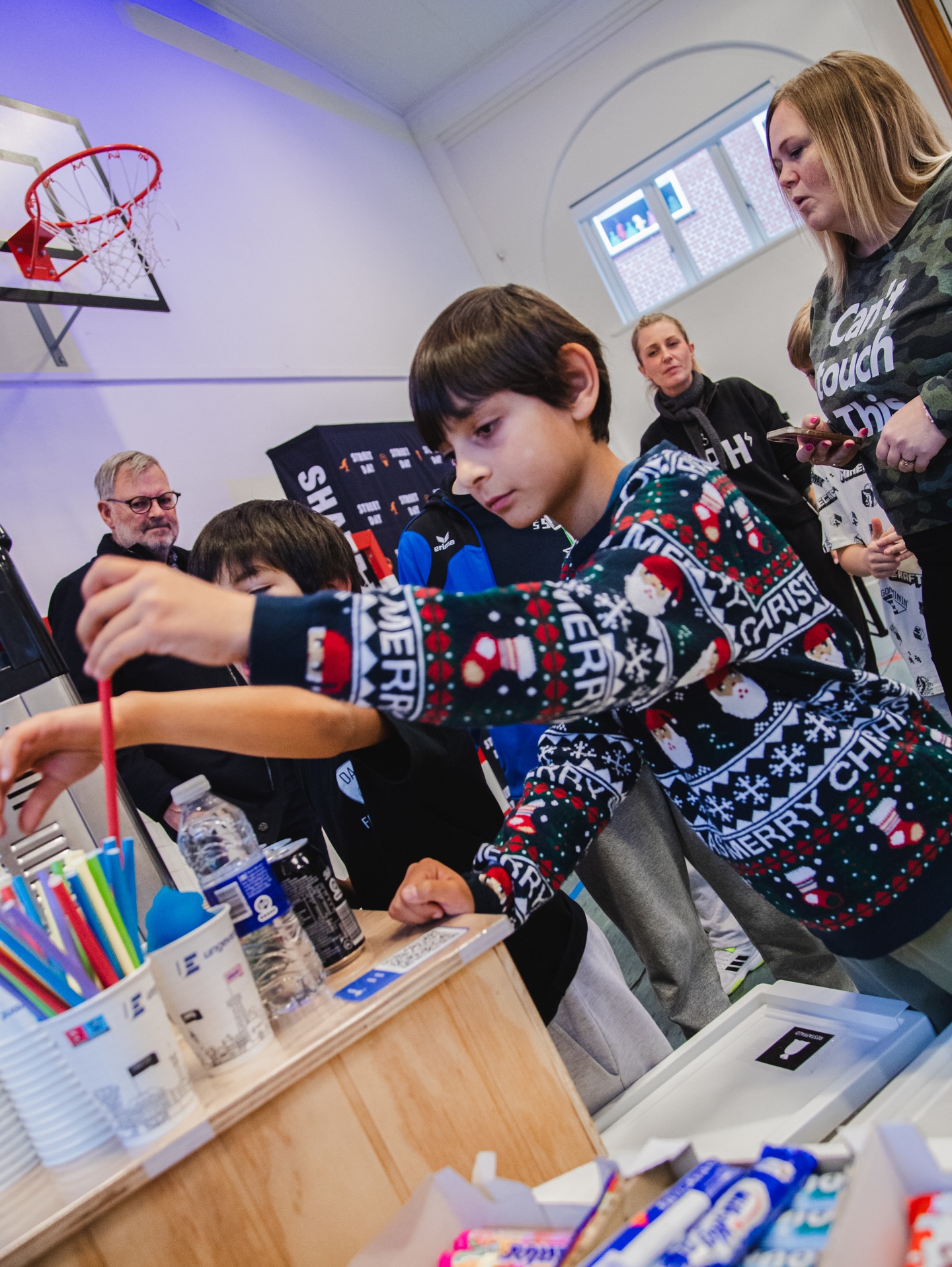 Dansefabrikkens juleafslutning 25’ 🎉
Tusind tak til alle, der kom og støttede op – og selvfølgelig, en kæmpe tak for en fantastisk søndag på Kulturstationen! 🙌
📸 Her får I et lille glimt fra afslutningen! 📸
Stort tillykke til vinderne:
🥇 Valthe
🥈 Adam
🥉 Topper
#Dansefabrikken #juleafslutning #2025