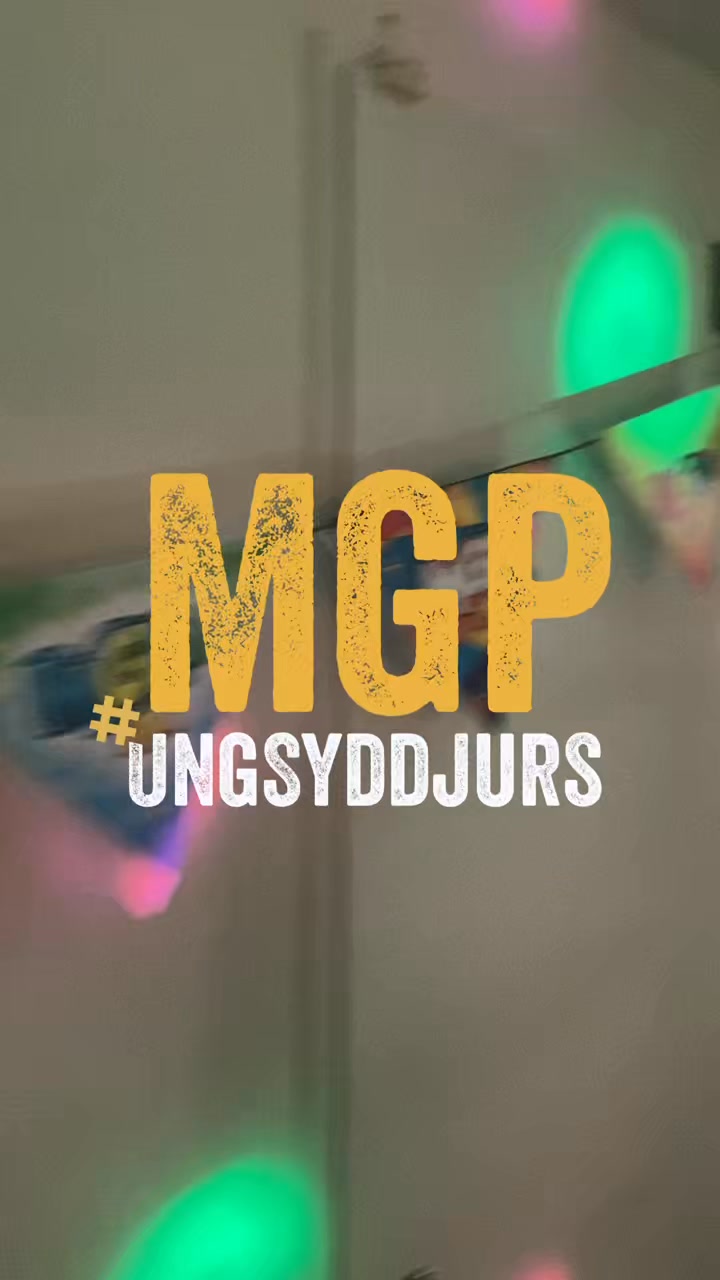 🎤✨ MGP i juniorklubberne – sikke en fest! ✨🎤
Vi har netop afholdt vores helt eget MGP-event, og det blev en kæmpe succes! Med storskærm, slush ice i lange baner og masser af seriøse moves på dansegulvet var stemningen helt i top 😄💃🕺
Vores interne afstemning inden showet ramte plet – for selvfølgelig var det Anna Frida, der løb med sejren! 🏆👏
Tak til alle børn og unge for en fantastisk aften fyldt med grin, musik og fællesskab – vi glæder os allerede til næste gang! 🎶❤️