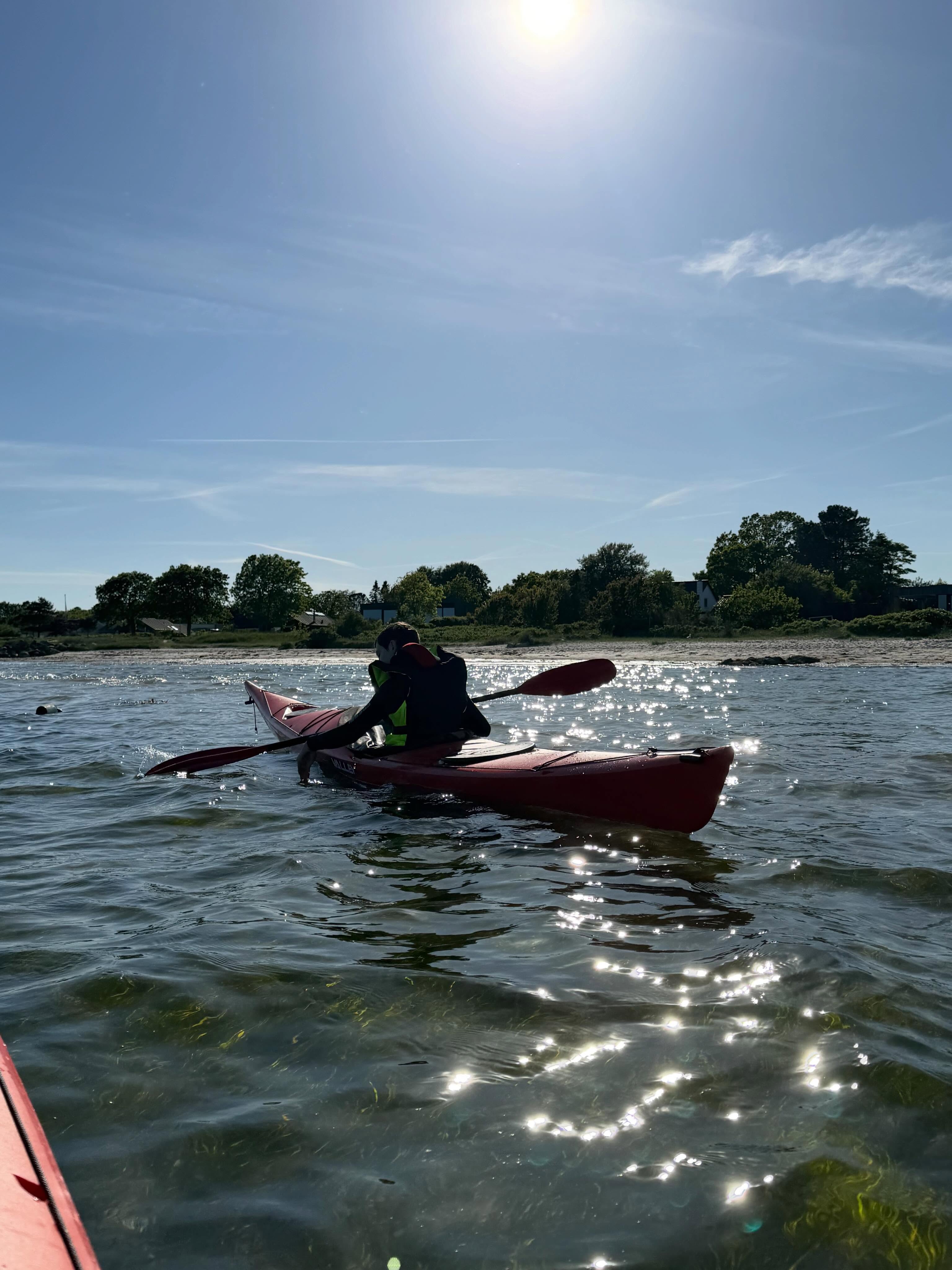 Første aften på vandet for Kajak holdet ☀️💦 Og sikke et vejr ☀️ Der er et par ledige pladser, hvis du vil være med på dette fantastiske hold 👏🏻👌🏻