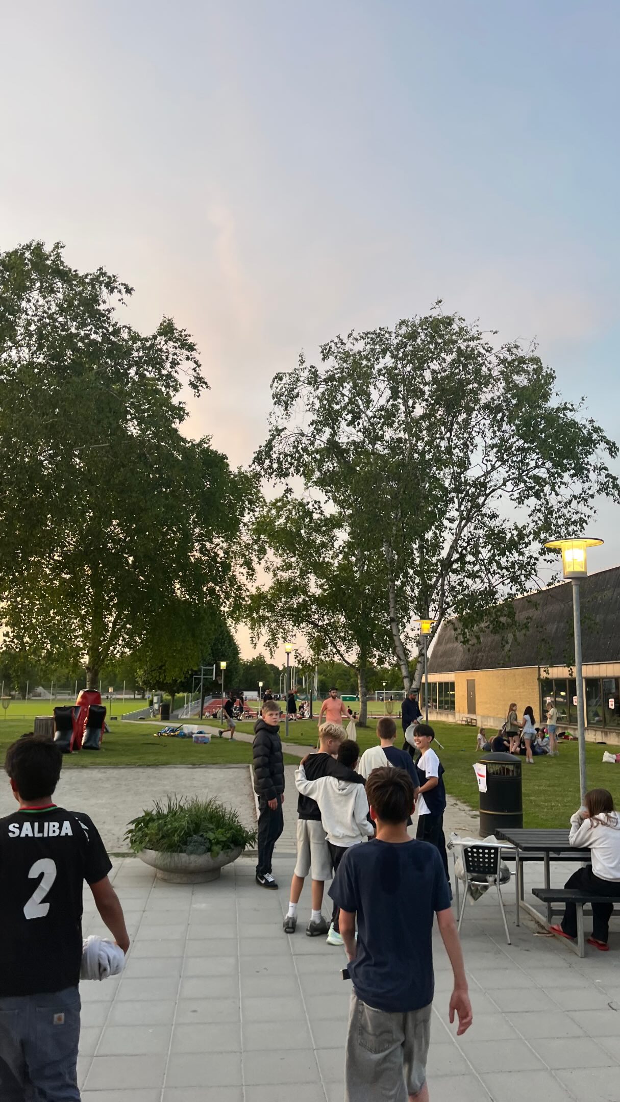 364 unge deltog i en fantastisk Open Friday i fredags 🤩🔥
19 hele og halve klasser deltog i pizzaspisningen 🍕
Kæmpe tak til LTU, SSP og Det Frivillige Forældrenetværk for et fantastisk stykke arbejde 🙌
Og en særlig tak til: ⬇️
💙 @city_squash_lyngby
💙 @dodgeballdanmark
💙 @lyngby.jokers
💙 @lyngby_bueskyttelaug_3d
💙 @Lyngbykegler
💙 @girlpower_global
💙 @lyngbydans
💙 @lyngby_bokseklub_bk_frem
💙 @lyngbytennis
💙 @lyngby_floorball_
💙 @countdown_escaperooms
💙 @groehngames
💙 @trongaardens_if
💙 @virum_sorgenfri_tennisklub_
For at gøre dagen til noget helt særligt for de unge! 🚀
#LTU💙 #openfriday #ungilyngbytaarbæk #Ungdom #aktiviteter