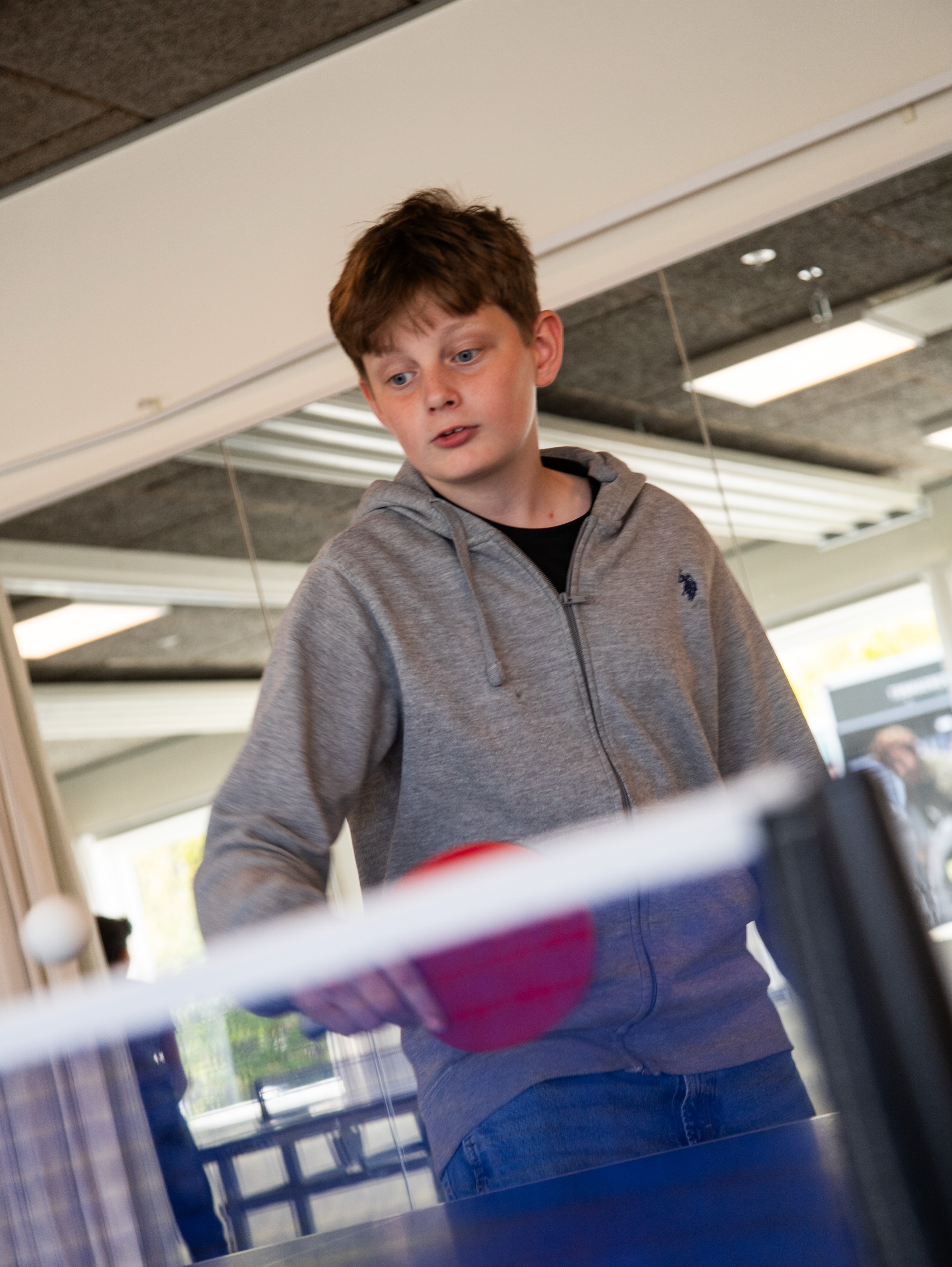 Fuld gang i bordtennisholdet i Kokkedal! 🏓
Har du lyst til at prøve kræfter med bordtennis? Så kom og vær med – vi står klar med en dygtig træner og et godt fællesskab 🎯
#Ungfredensborg🧡 #bordtennis #fritidshold